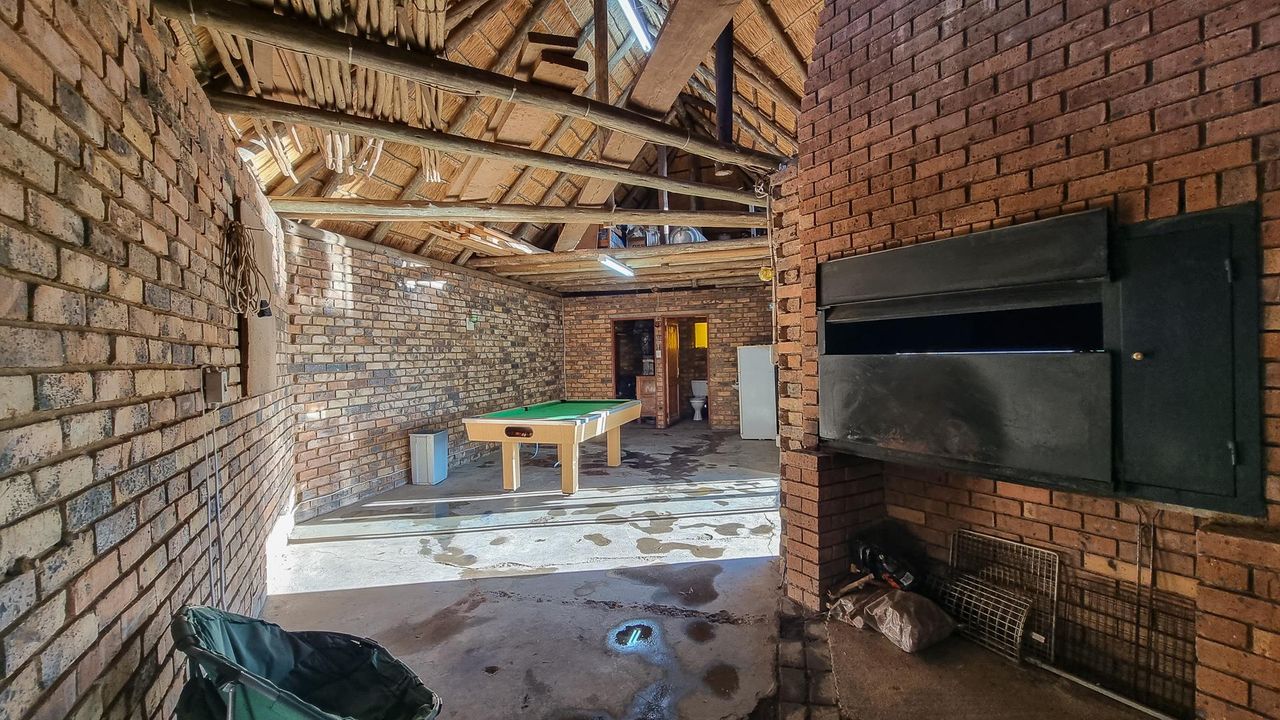 Photo 5 of 29
