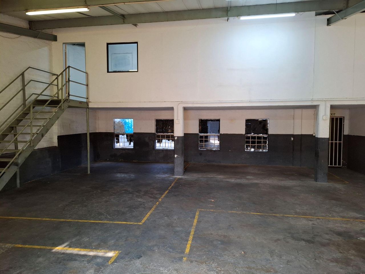 Photo 1 of 7