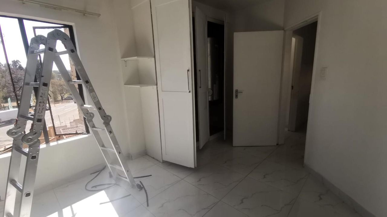 Photo 12 of 17