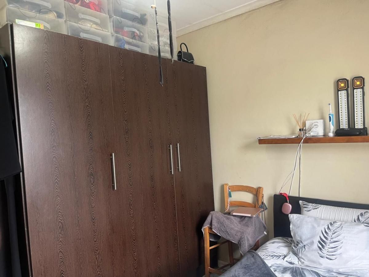 Photo 18 of 24