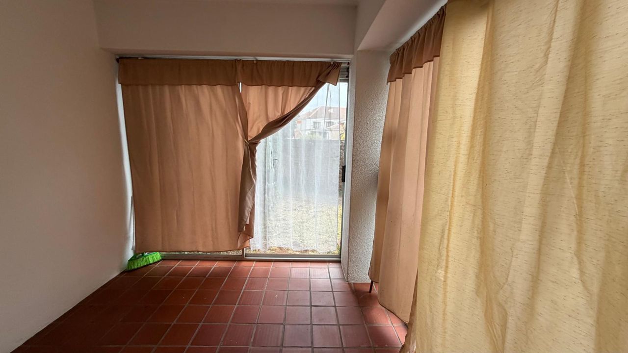 Photo 19 of 27