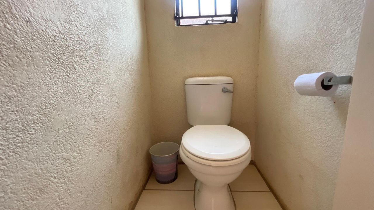 Photo 14 of 21