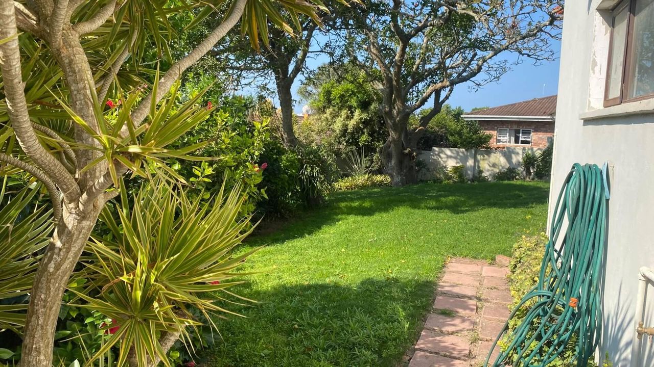 Photo 22 of 24