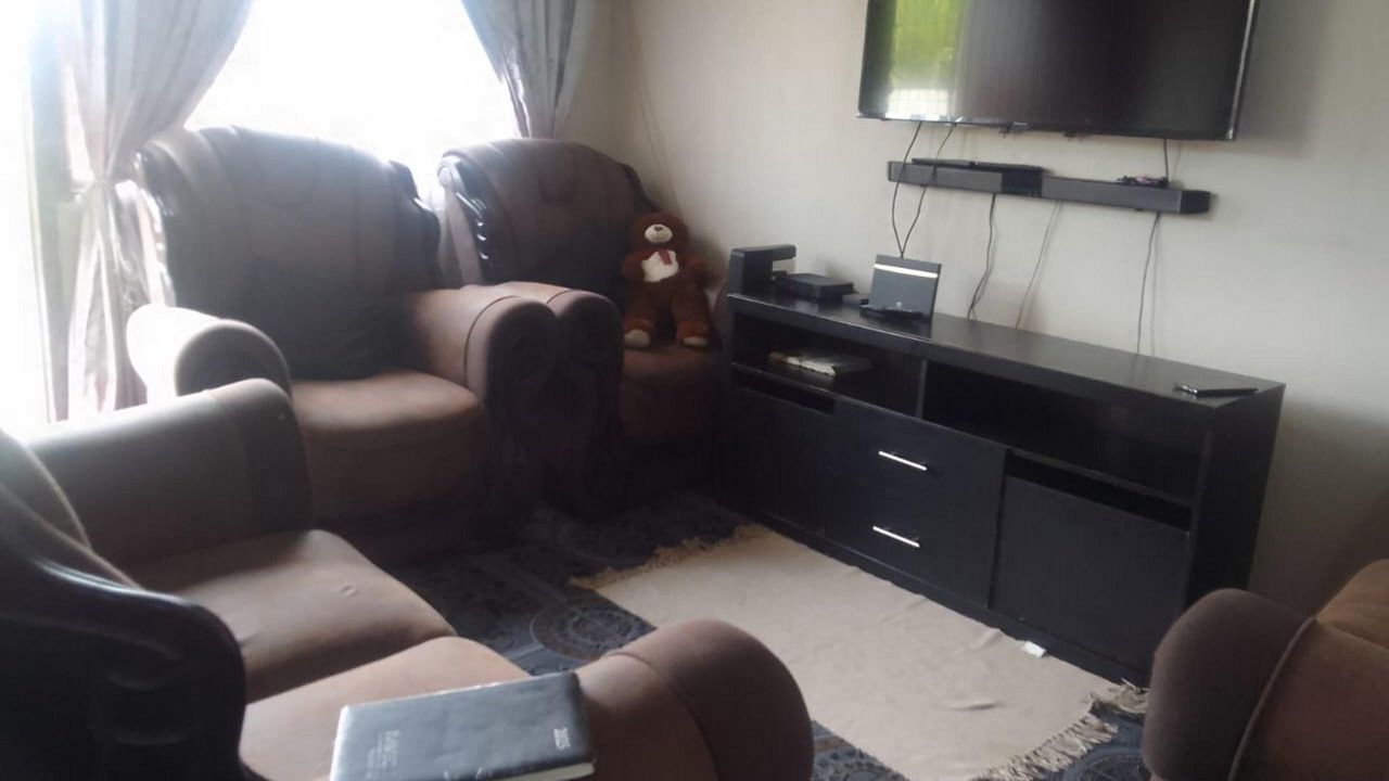 Photo 8 of 15