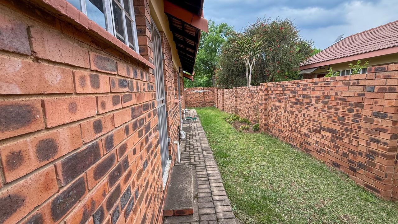 Photo 14 of 16