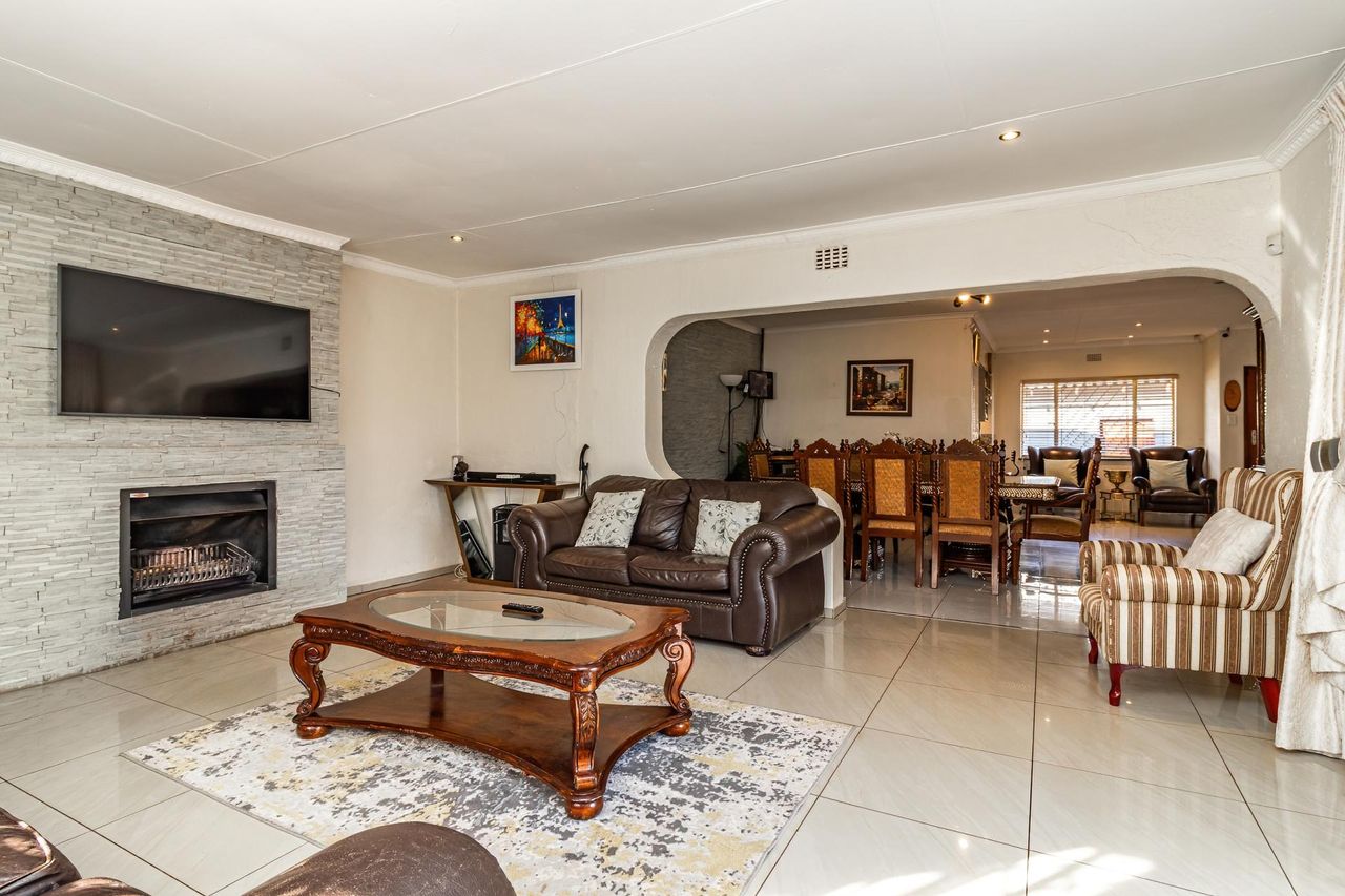 Photo of 3 Bedroom house for sale in Witpoortjie, Roodepoort