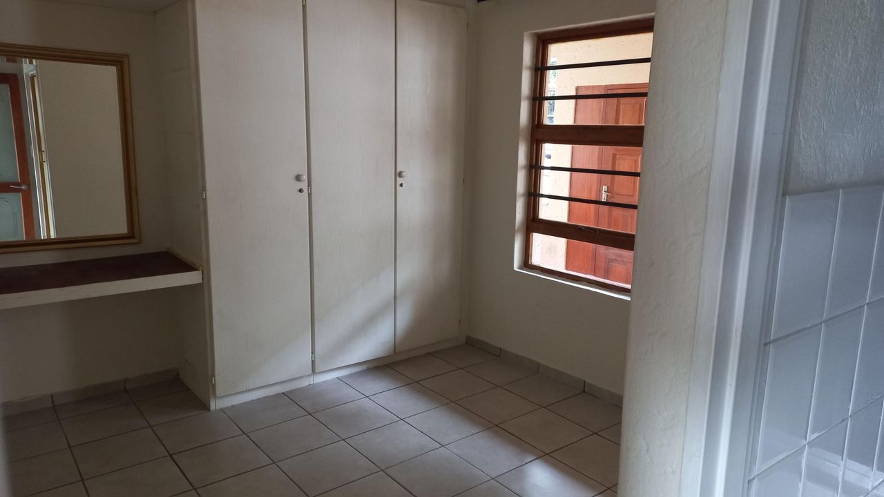 Photo 22 of 23