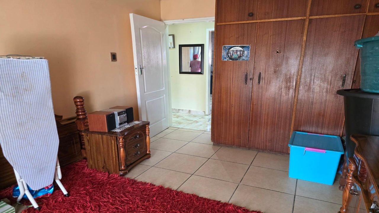 Photo 17 of 18