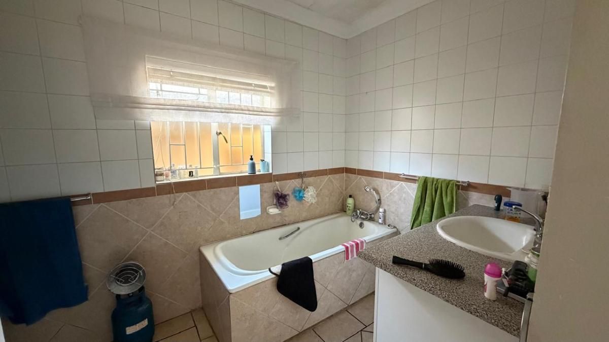 Photo of 2 Bedroom house for sale in Kanonkop, Middelburg
