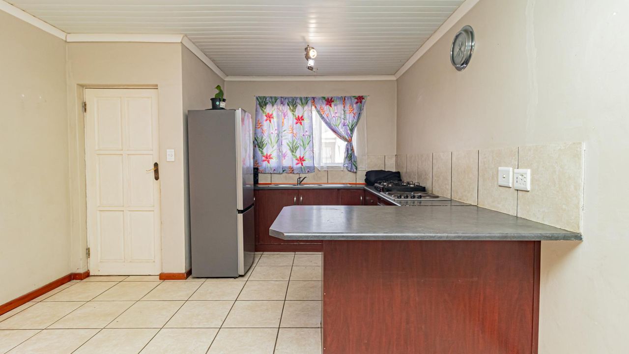 Photo 9 of 22