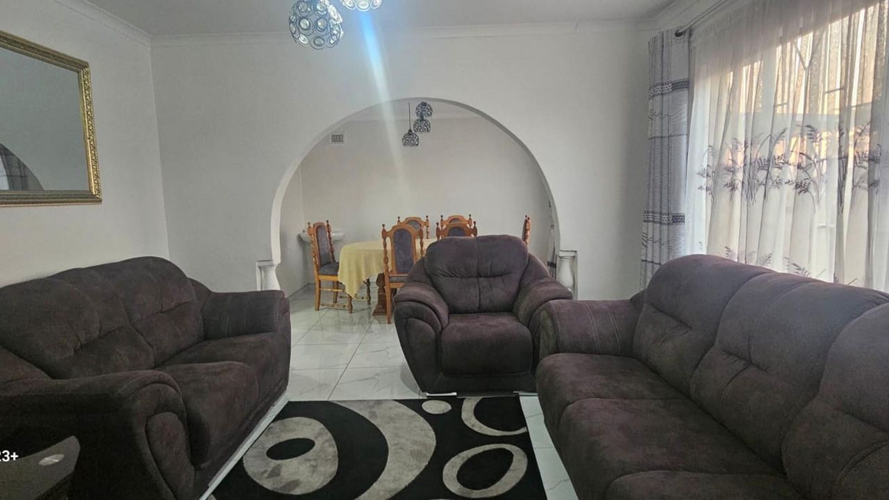 Photo 11 of 24