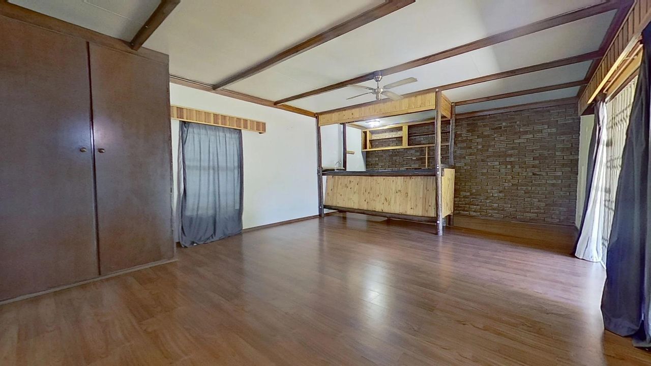 Photo 7 of 20
