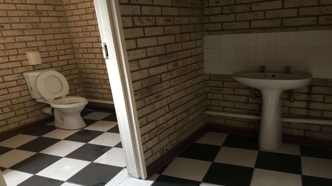 Photo 11 of 22