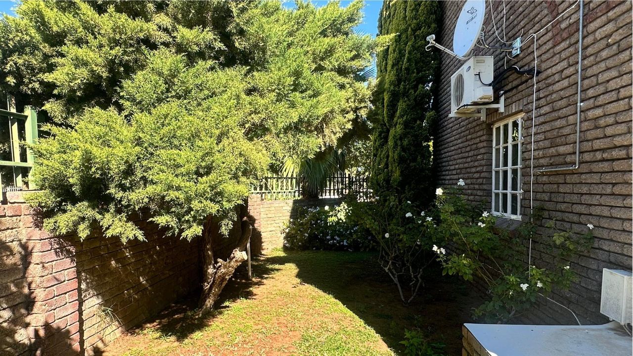 Photo 10 of 35