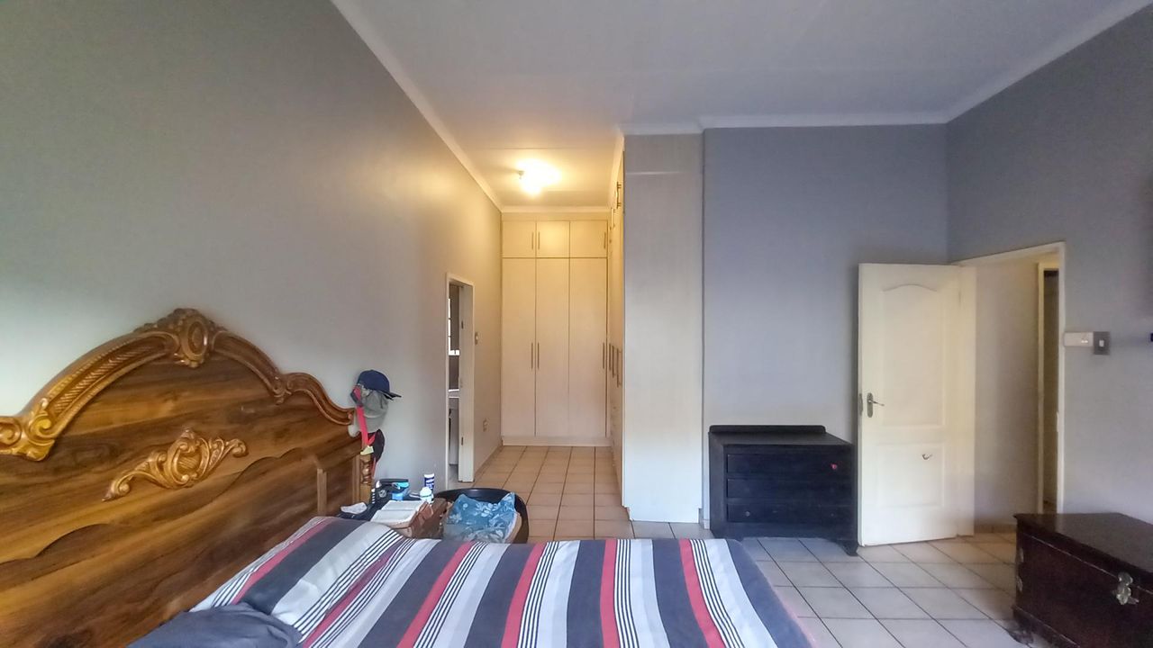 Photo 15 of 20