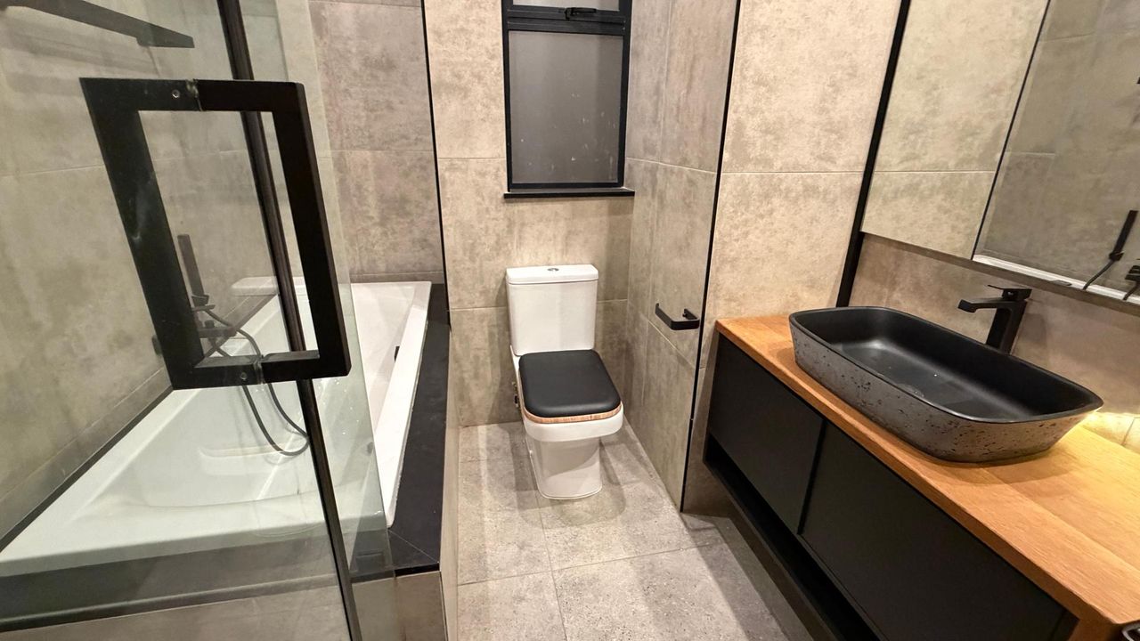 Photo 20 of 28