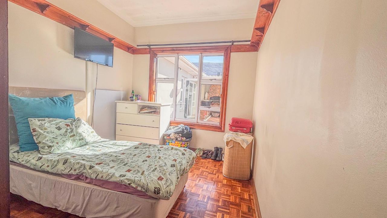 Photo of 3 Bedroom house to rent in Blue Bend, East London