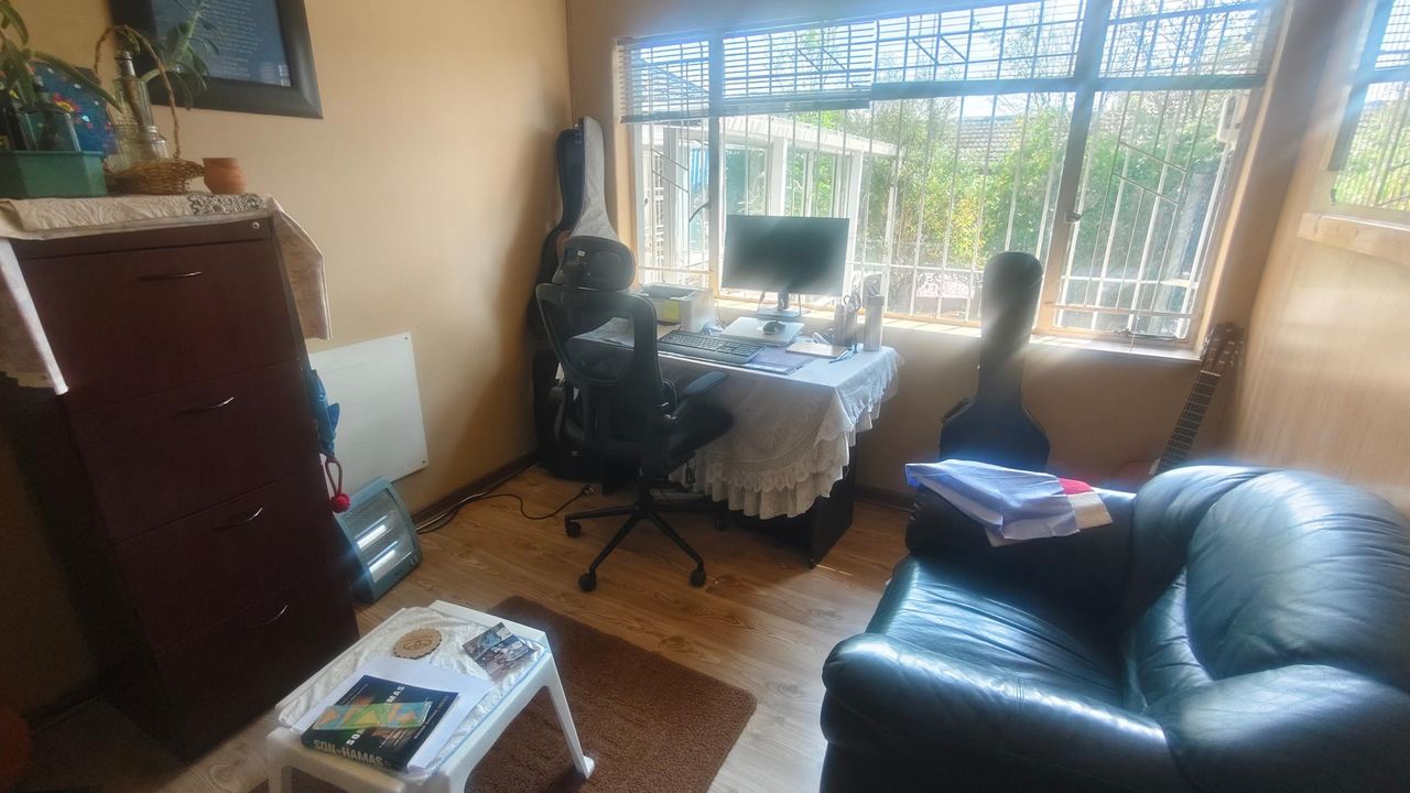 Photo 31 of 38