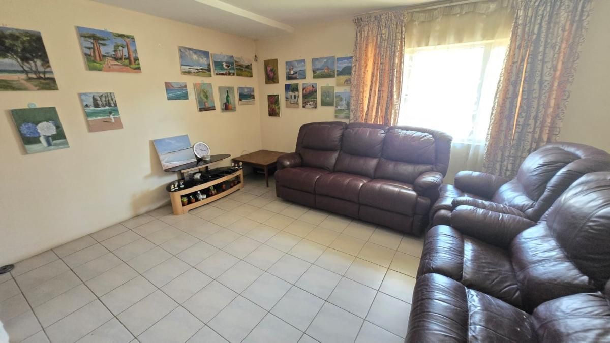 Photo 18 of 26