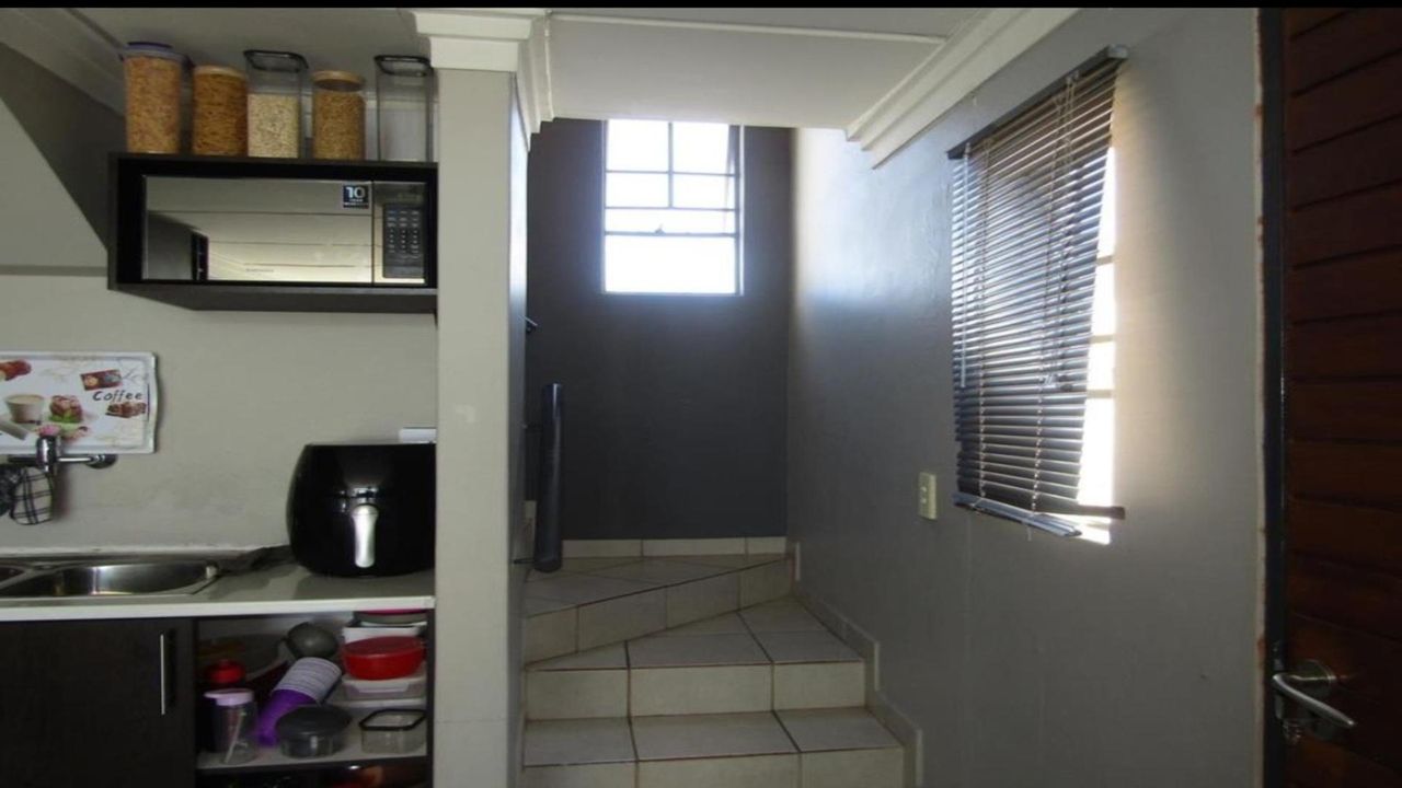 Photo 10 of 24