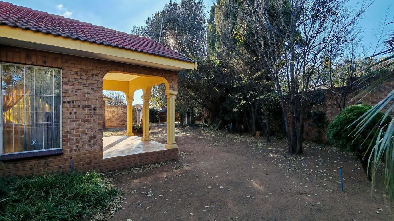Photo 5 of 31