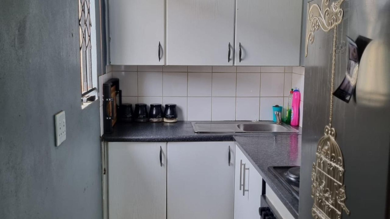 Photo 27 of 31