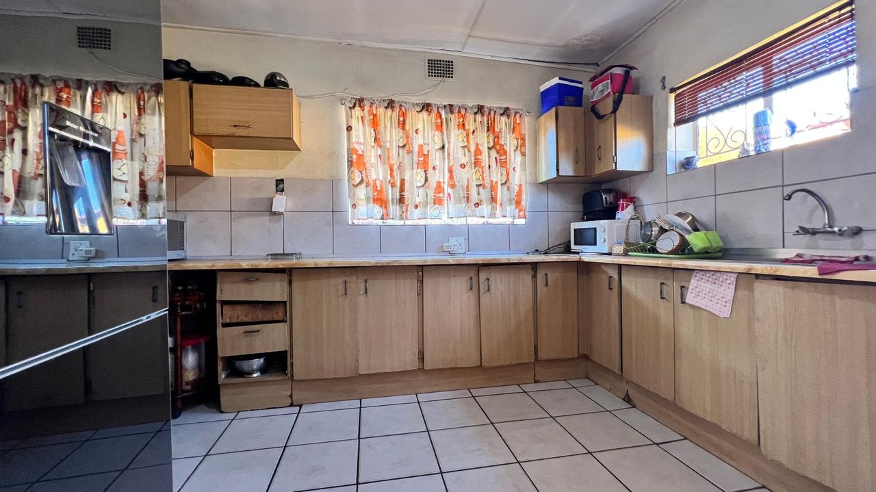 Photo of 8 Bedroom house for sale in Danville, Pretoria