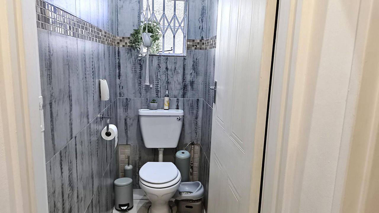 Photo 10 of 25