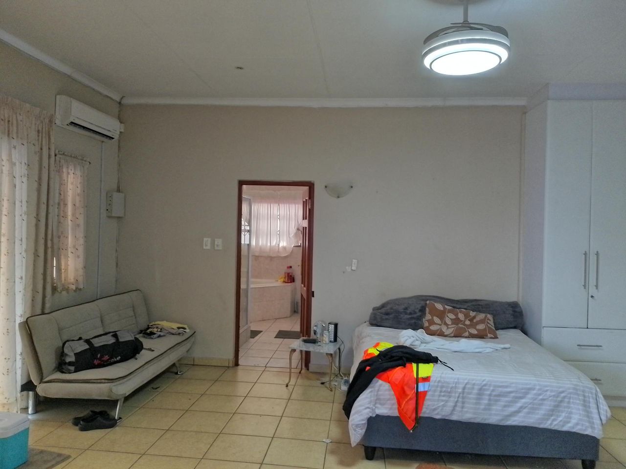 Photo 4 of 11