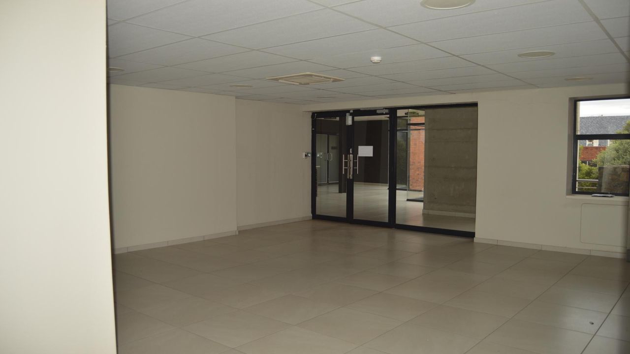 Photo 19 of 23