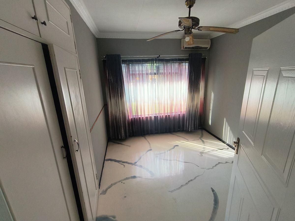 Photo of 6 Bedroom house for sale in Theresapark, Akasia