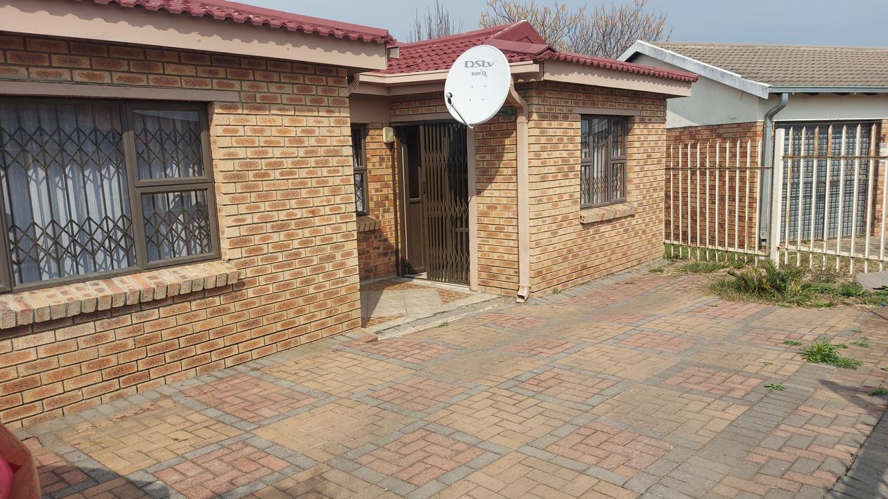 Photo 2 of 12