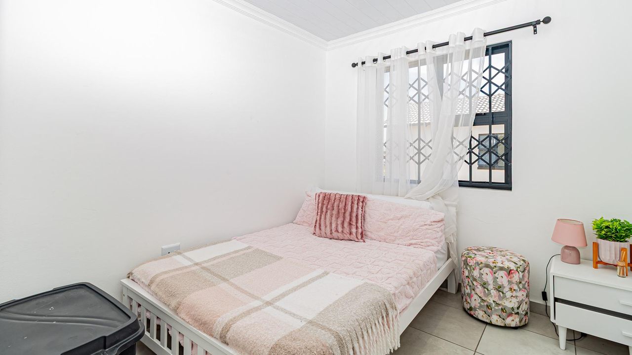 Photo 8 of 20
