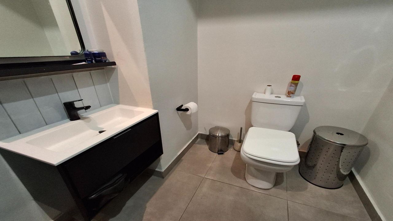 Photo 9 of 19