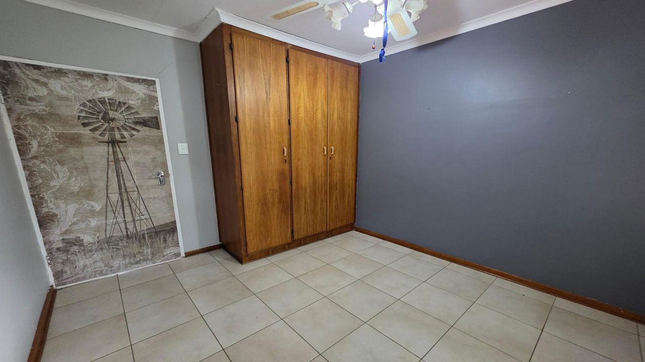 Photo 21 of 29