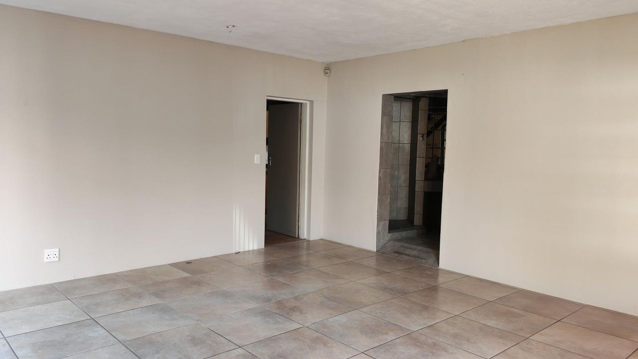 Photo 9 of 24