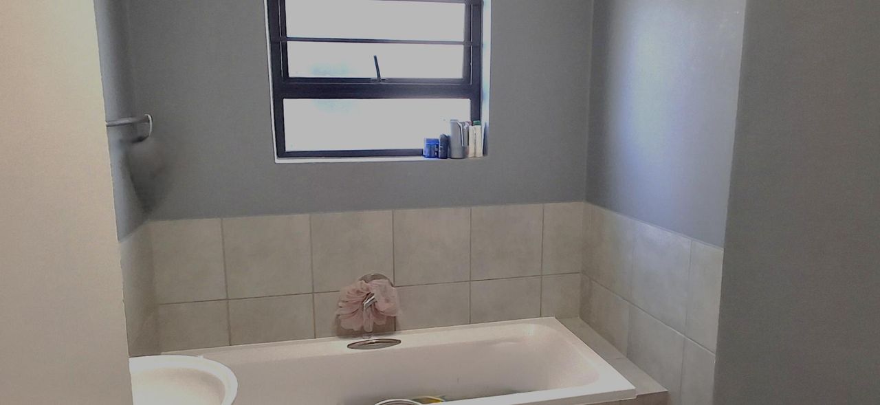 Photo 13 of 14