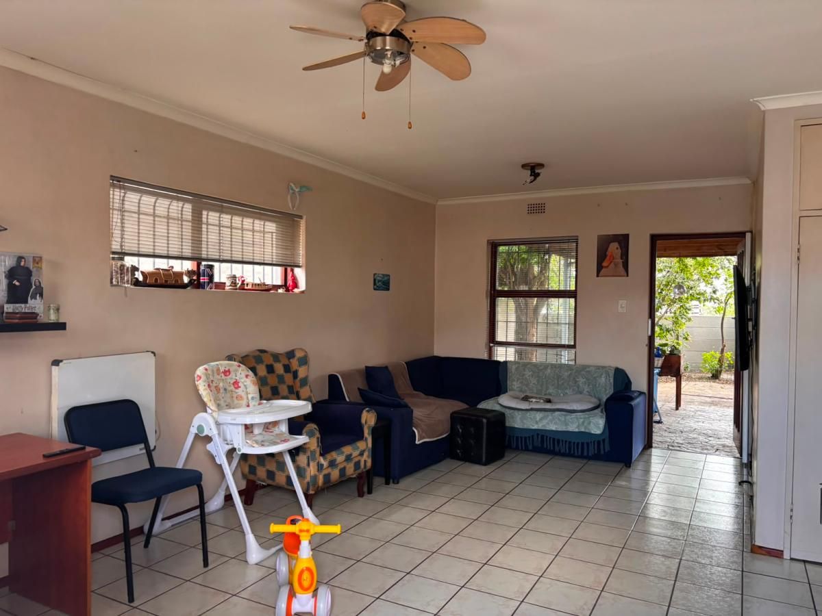 Photo of 2 Bedroom semi-detached cottage for sale in Edgemead, Goodwood
