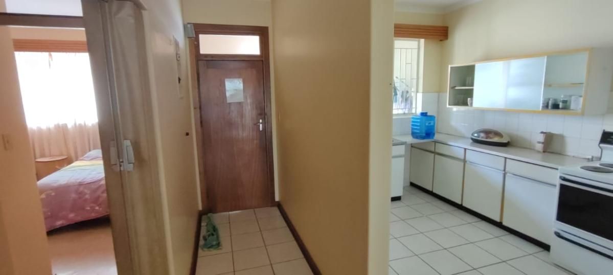 Photo 3 of 18