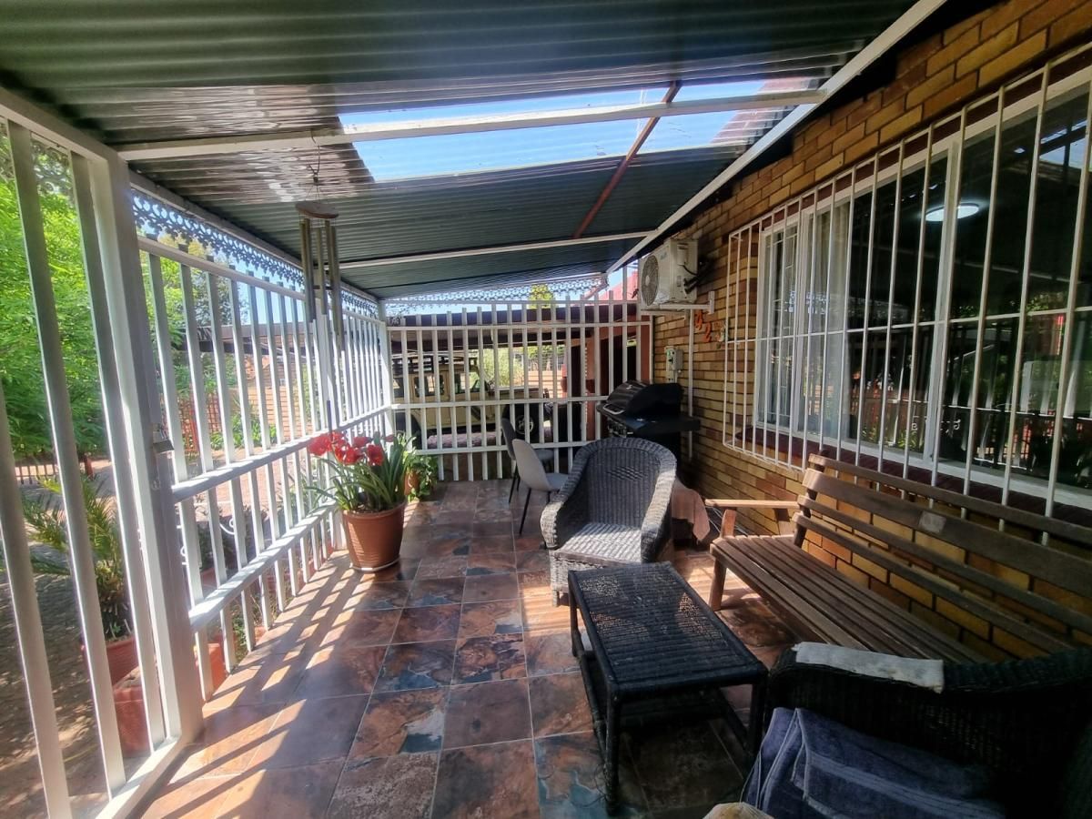 Photo 15 of 20