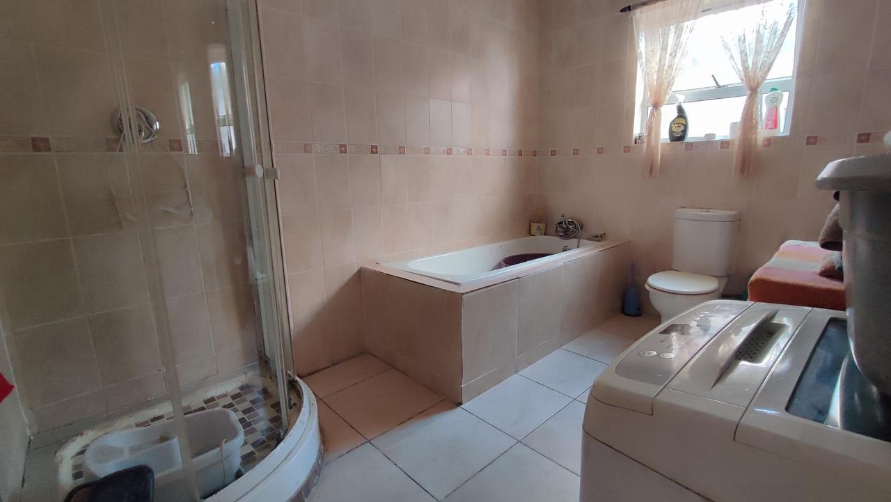 Photo 19 of 22