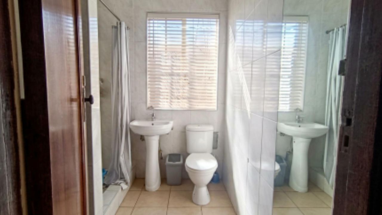 Photo of 5 Bedroom house for sale in Hurst Hill, Johannesburg
