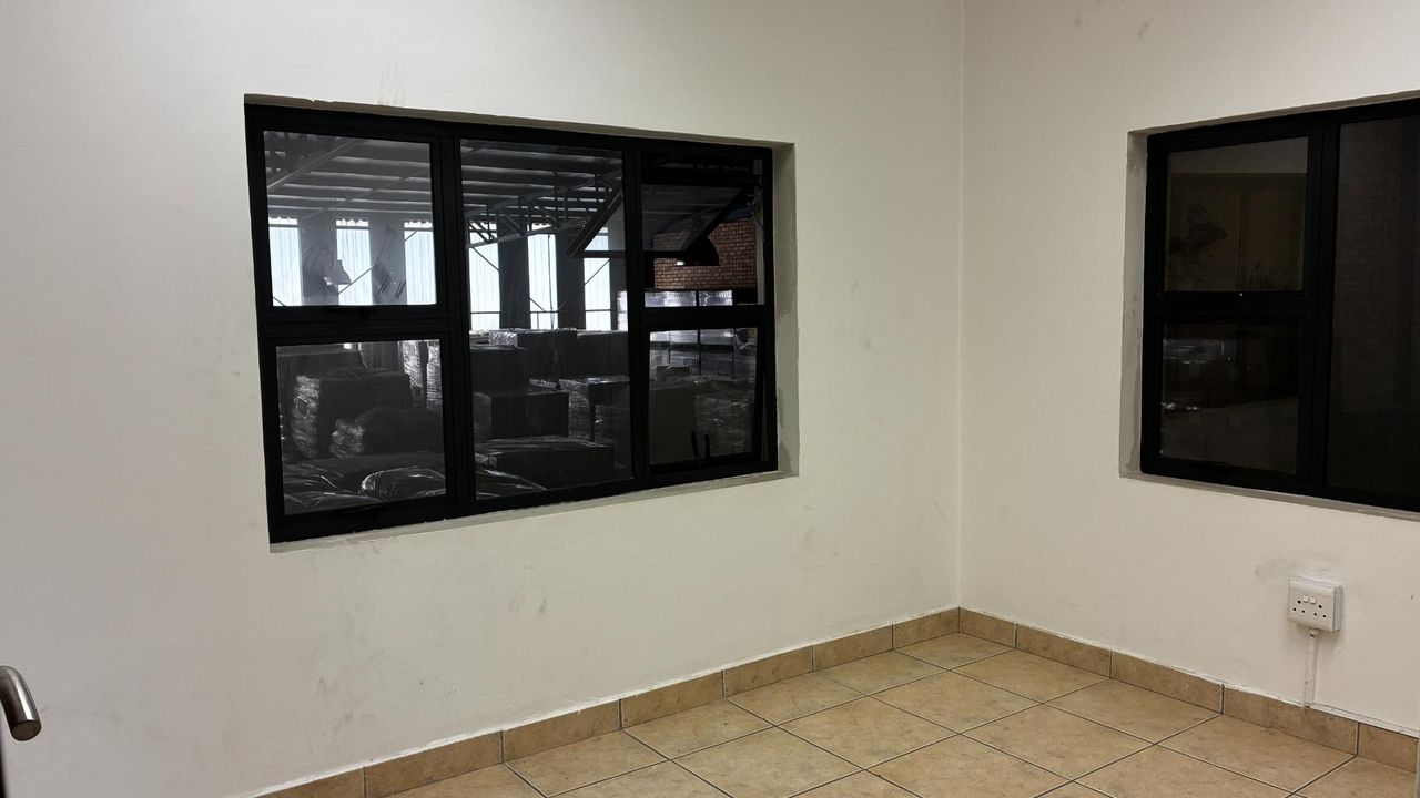 Photo 13 of 27