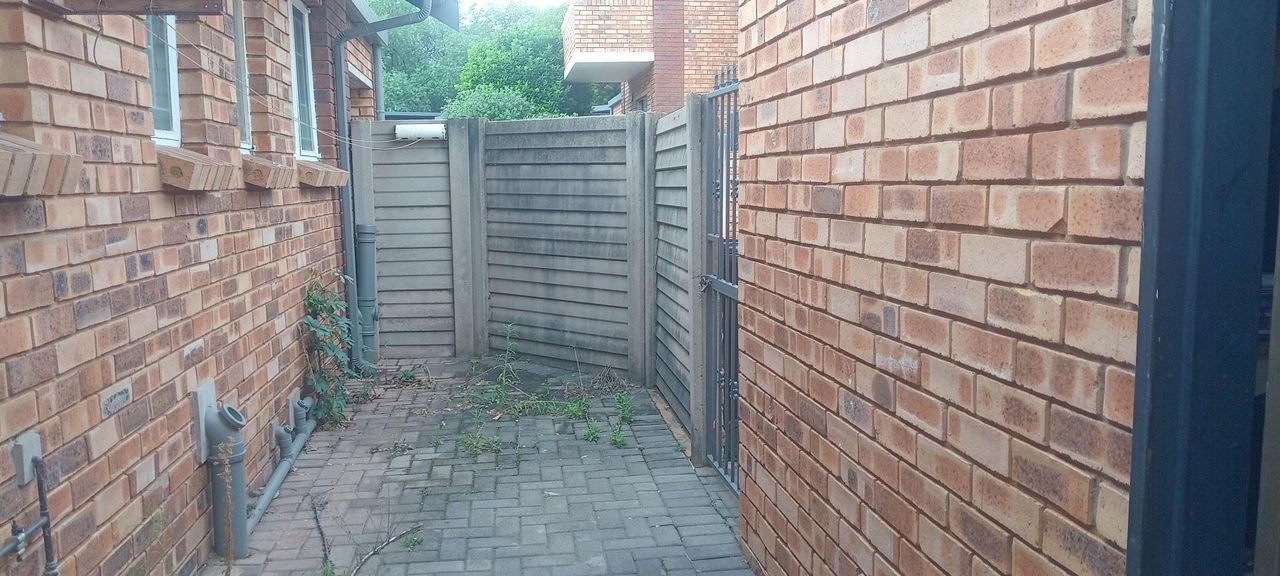 Photo 8 of 22