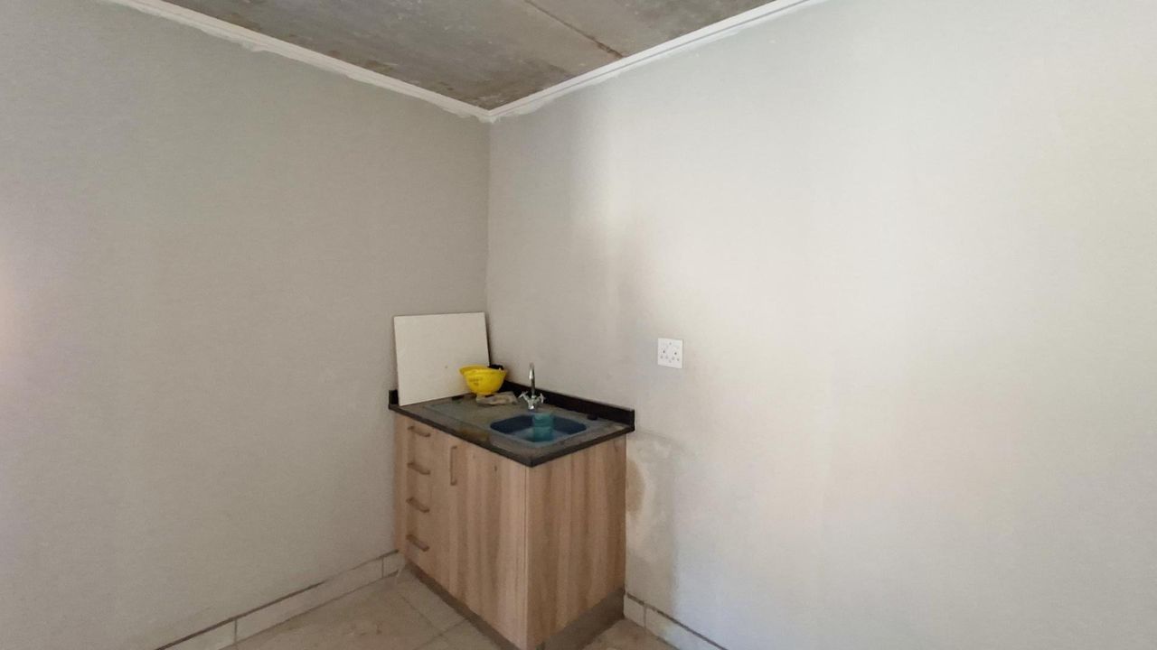 Photo 3 of 14