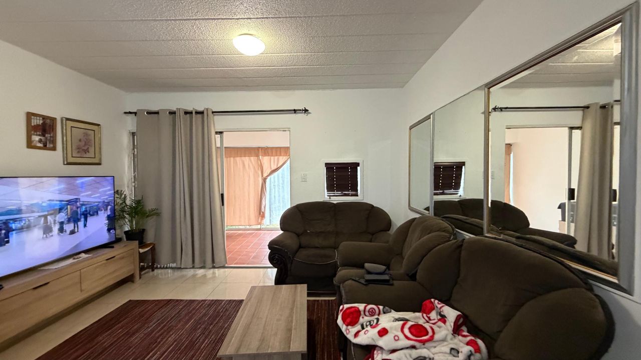 Photo 6 of 27