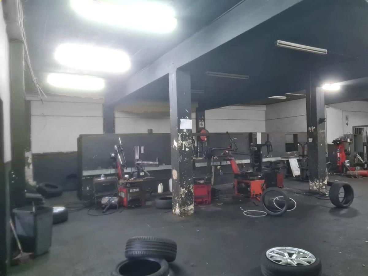 Photo 1 of 5