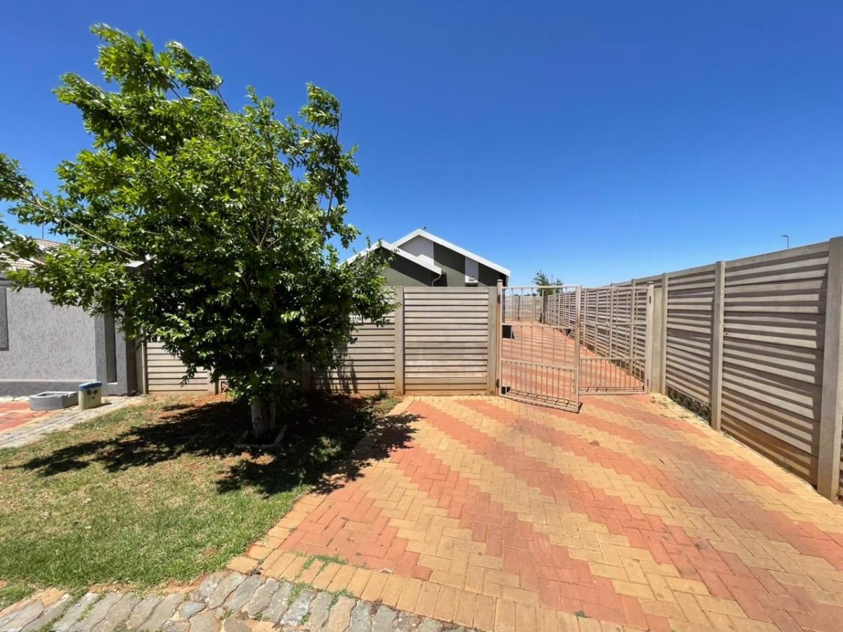 Photo of 3 Bedroom house for sale in Sky City, Alberton