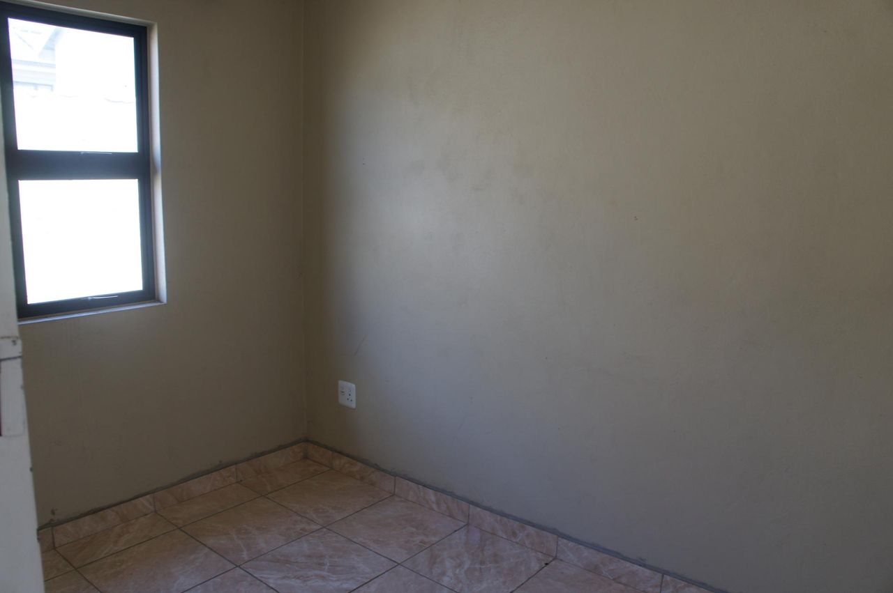 Photo 22 of 24