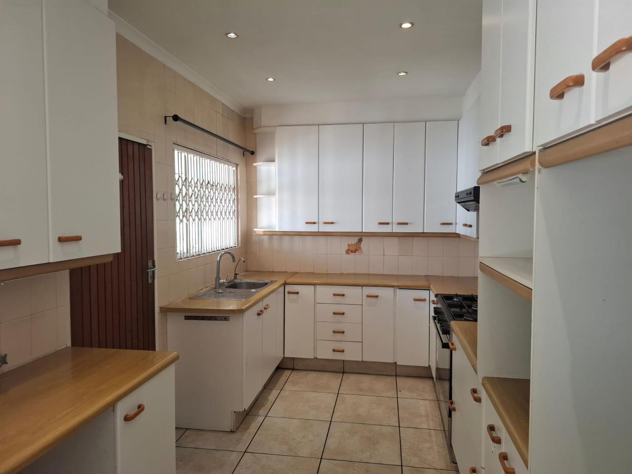 Photo 4 of 22